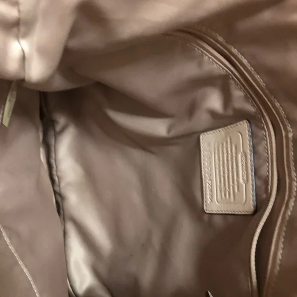 Coach Ashley Carry All - Picture 6 of 6